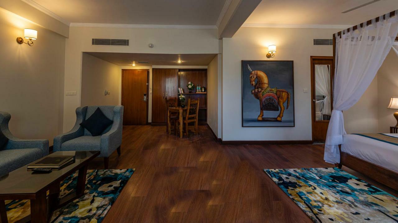 Hotel 8Fold By Larisa Shimla Esterno foto